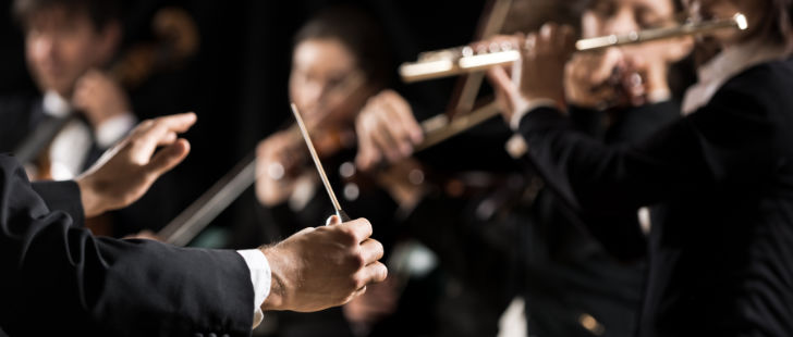 Le chef d'orchestre envers ses musiciens, bienveillant et exigeant